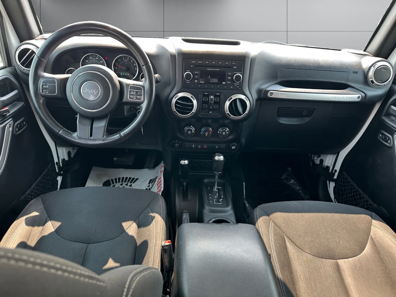 2018 Jeep Wrangler JK Unlimited Sahara - Photo 12