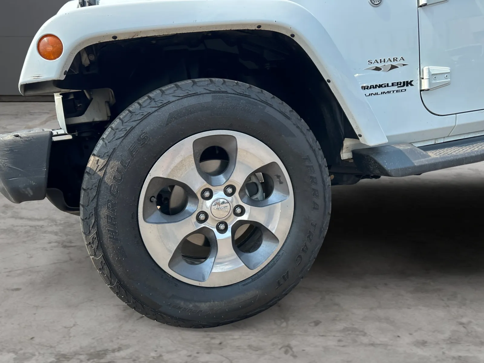 2018 Jeep Wrangler JK Unlimited Sahara - Photo 9