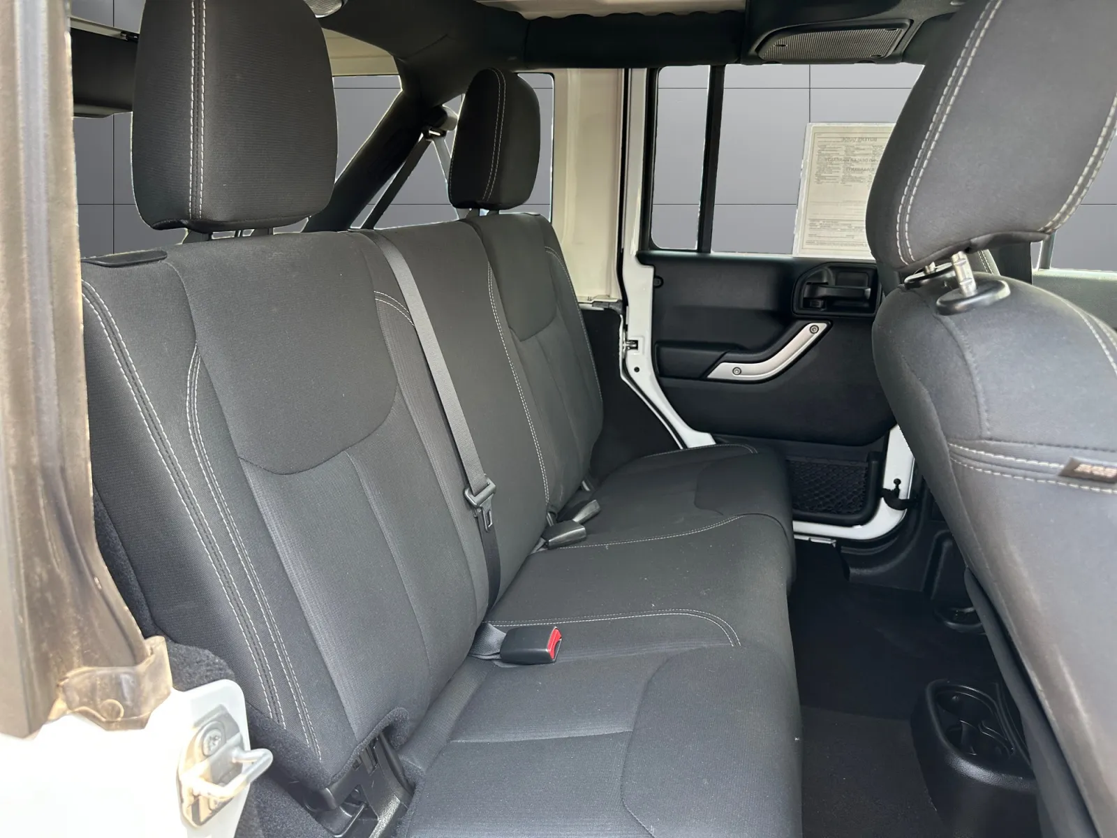 2018 Jeep Wrangler JK Unlimited Sahara - Photo 18
