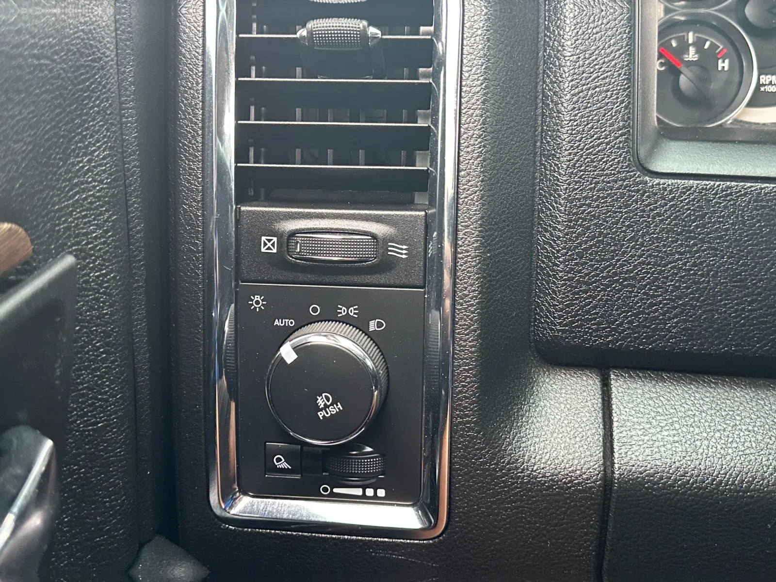 Ram 1500 photo 22