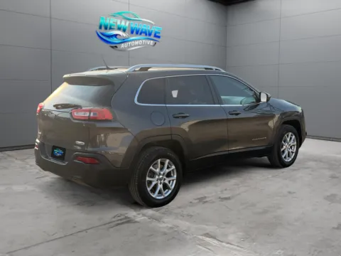 More photos of 2016 Jeep Cherokee Latitude at New Wave Automotive, CO