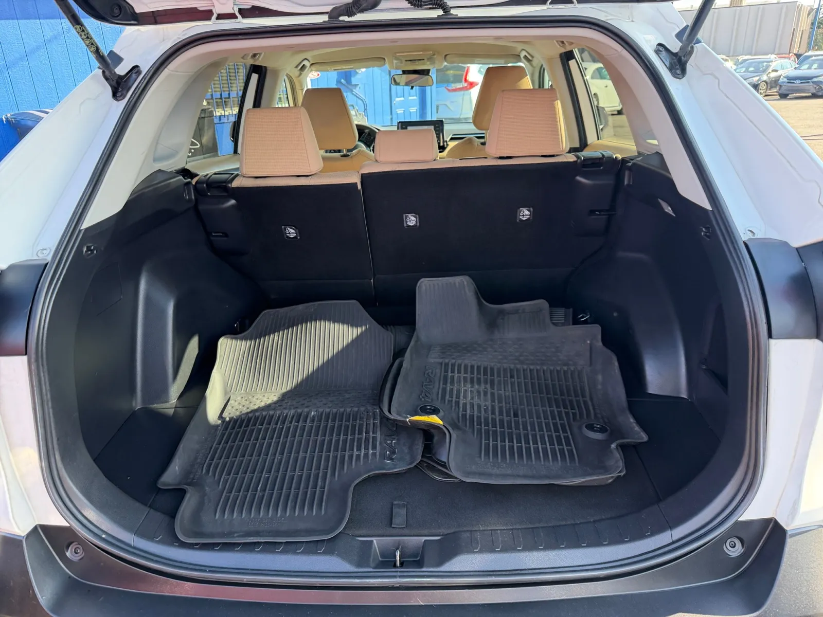 Toyota RAV4 photo 19