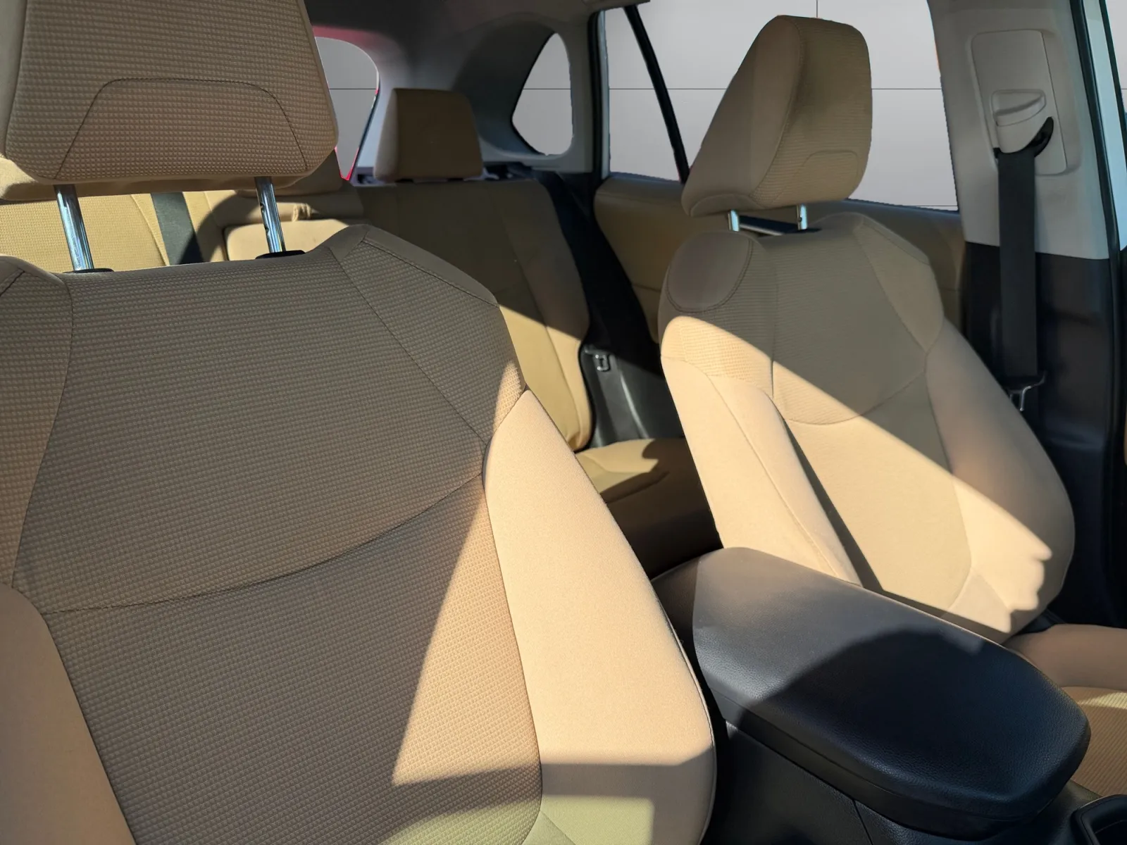 Toyota RAV4 photo 18