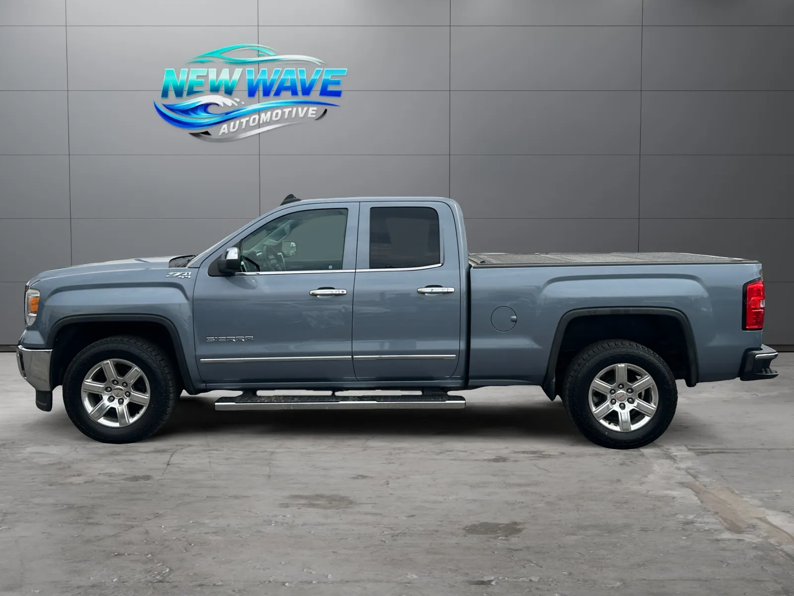 GMC Sierra photo 2