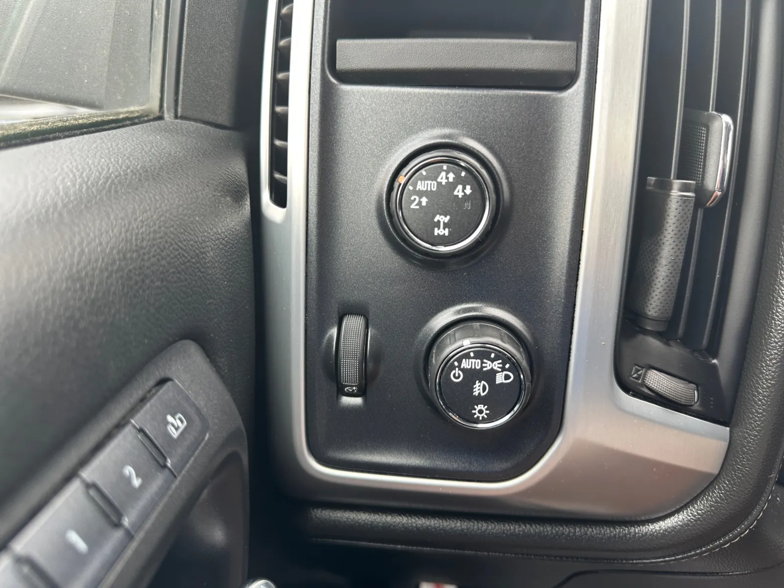 GMC Sierra photo 23