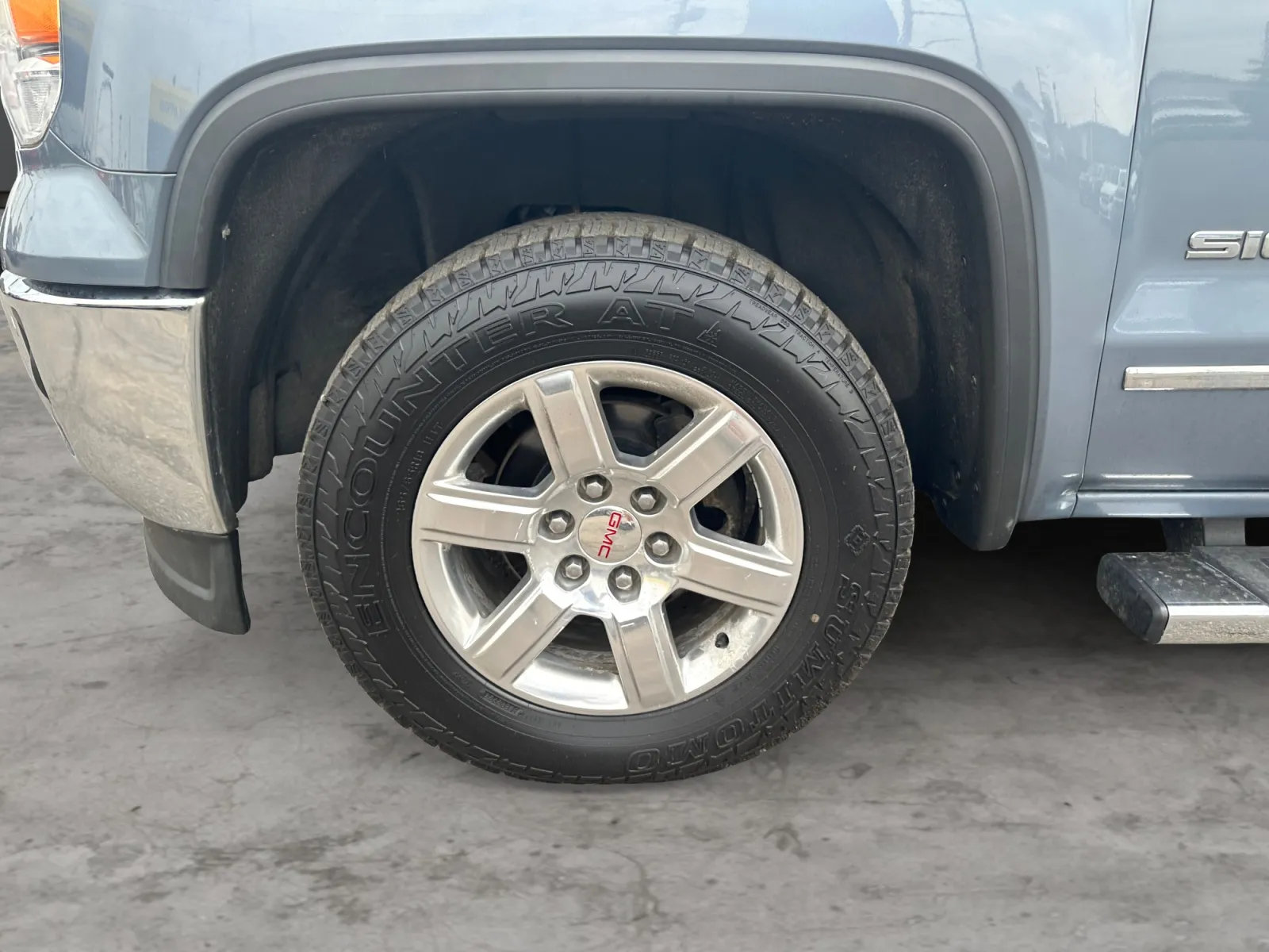 GMC Sierra photo 9