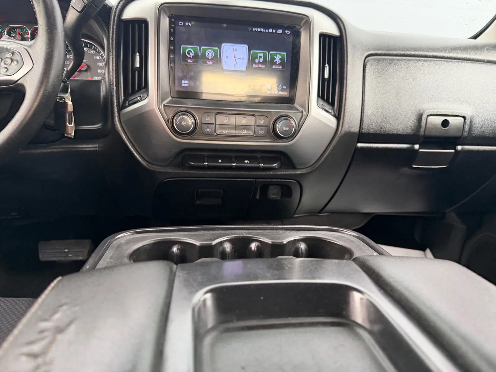 Chevrolet Silverado photo 15