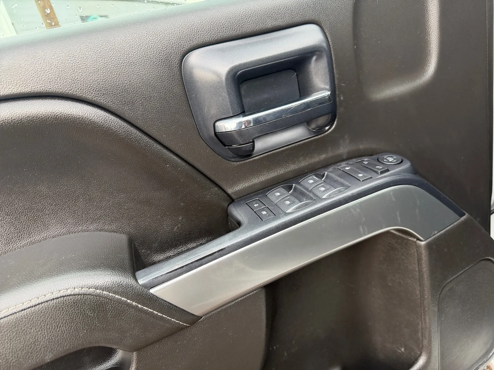 Chevrolet Silverado photo 11