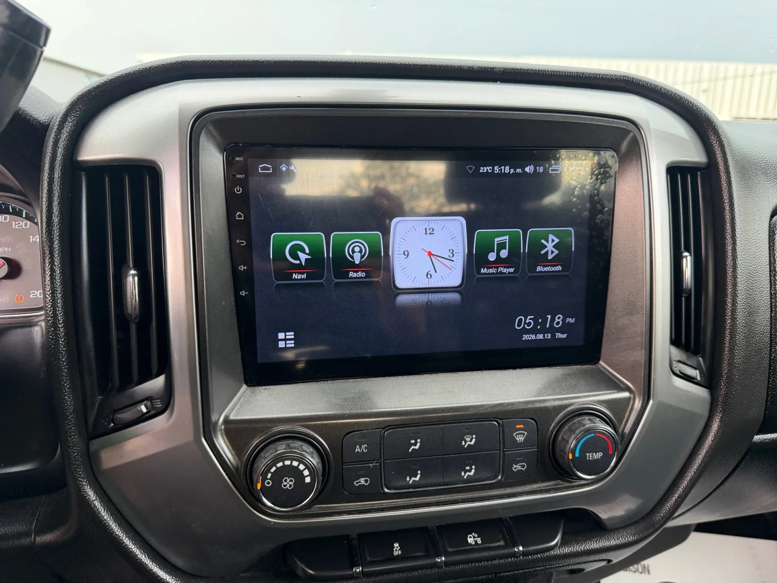 Chevrolet Silverado photo 21