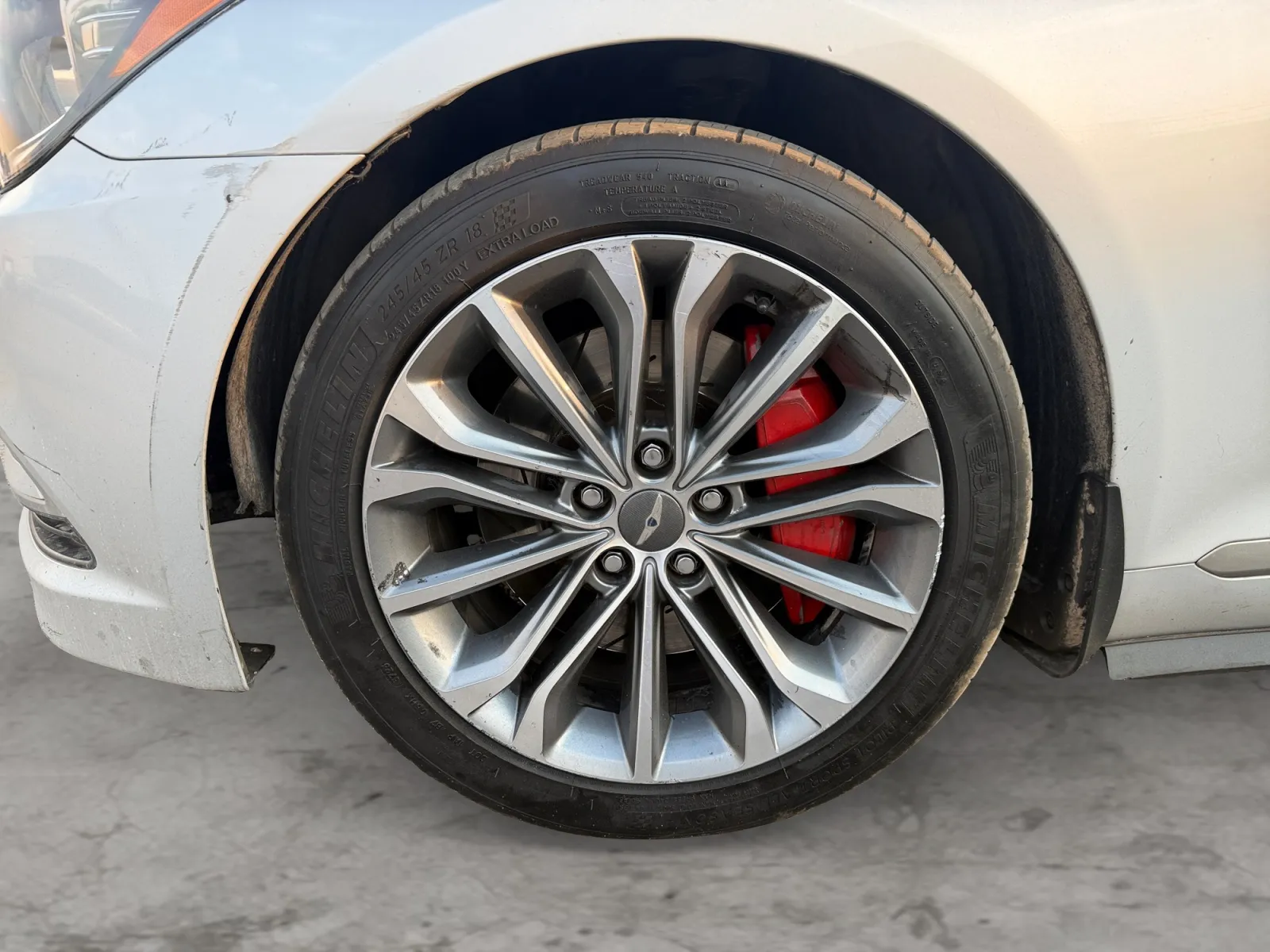 Hyundai Genesis photo 9