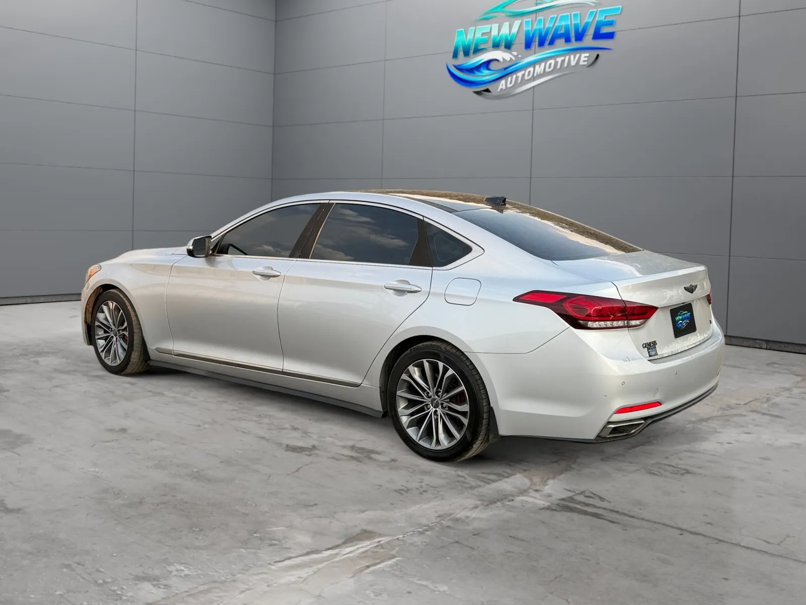 Hyundai Genesis photo 3