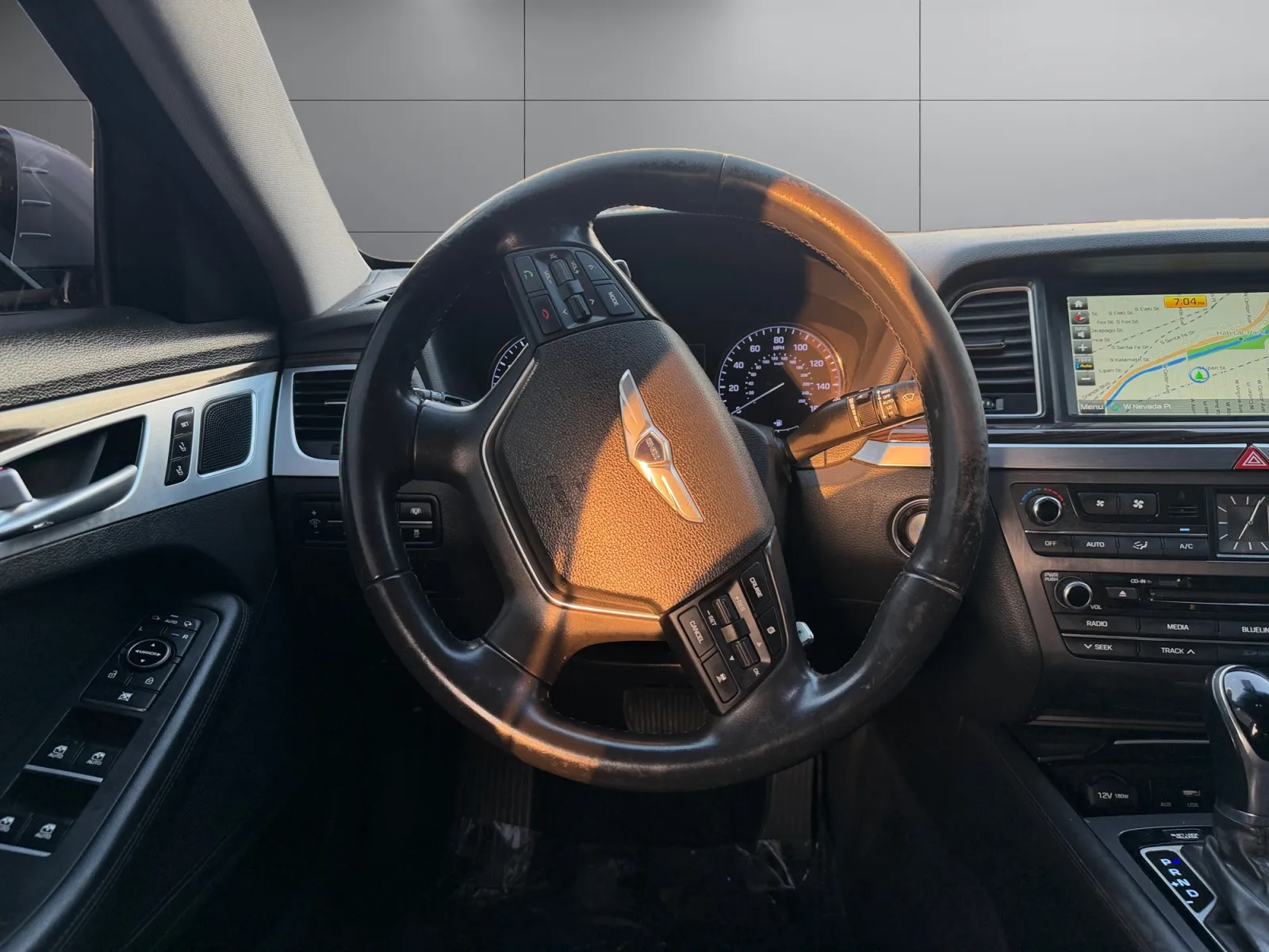 Hyundai Genesis photo 13