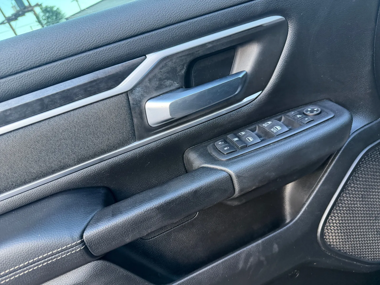 Ram 1500 photo 11