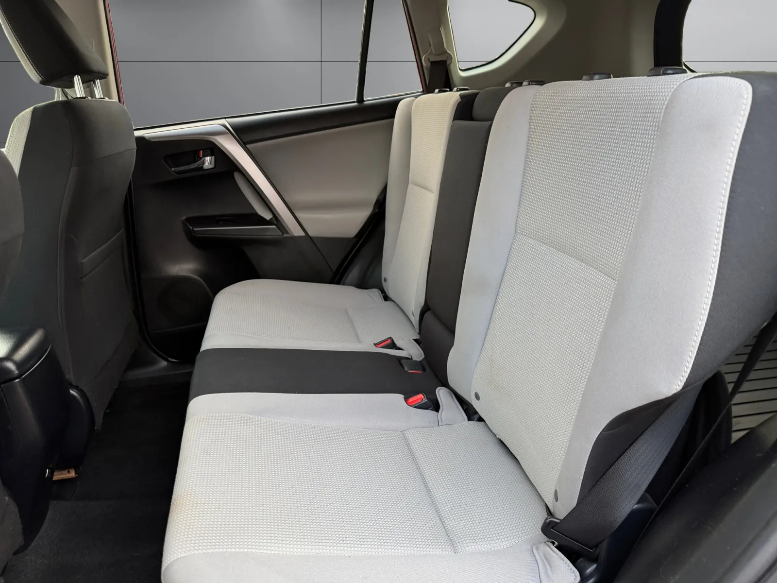 Toyota RAV4 photo 16