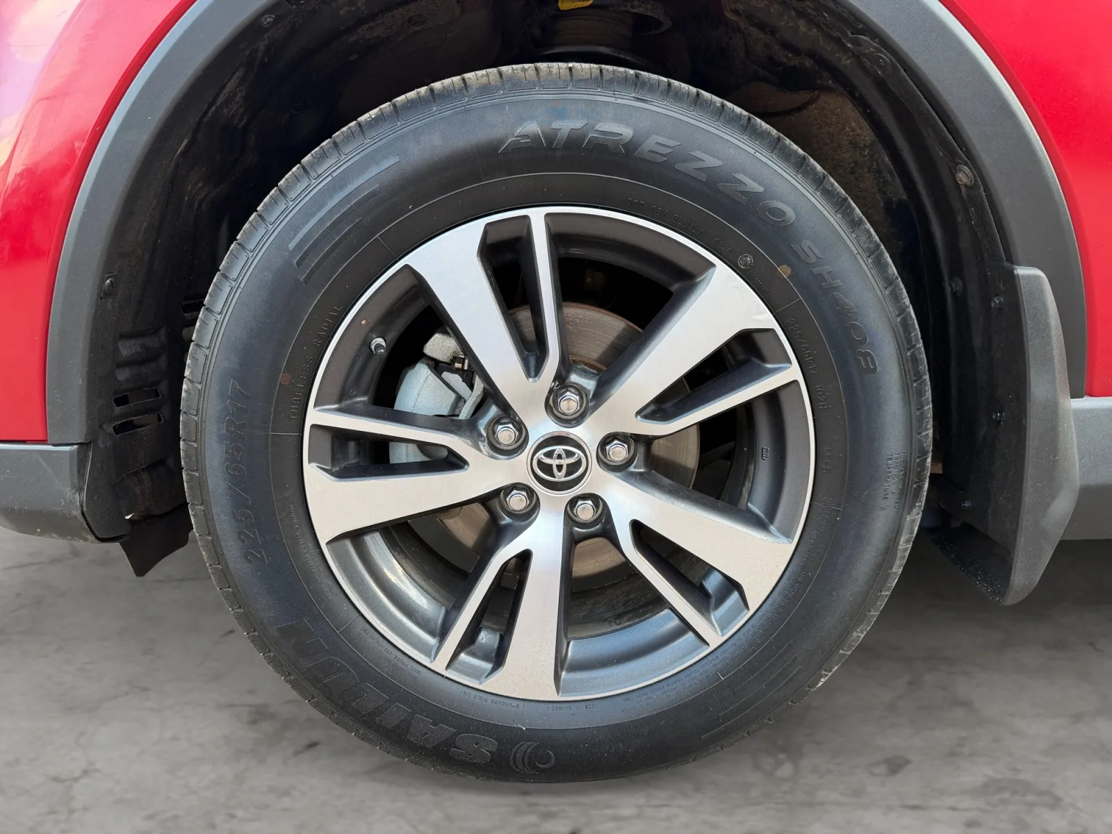 Toyota RAV4 photo 9