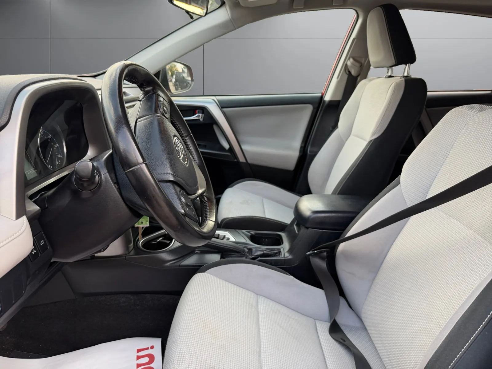 Toyota RAV4 photo 10