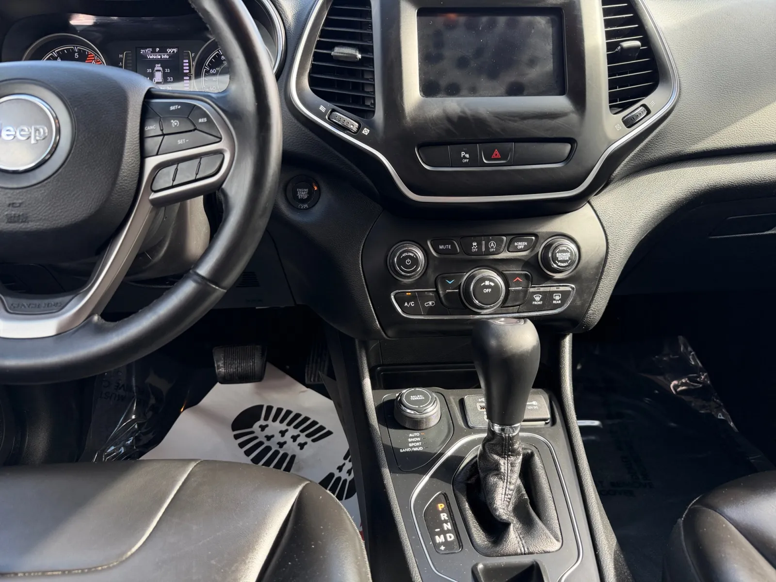 Jeep Cherokee photo 12