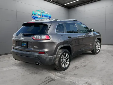 More photos of 2019 Jeep Cherokee Latitude Plus 4x4 at New Wave Automotive, CO