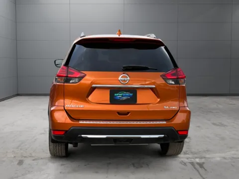 More photos of 2017 Nissan Rogue SL at New Wave Automotive, CO