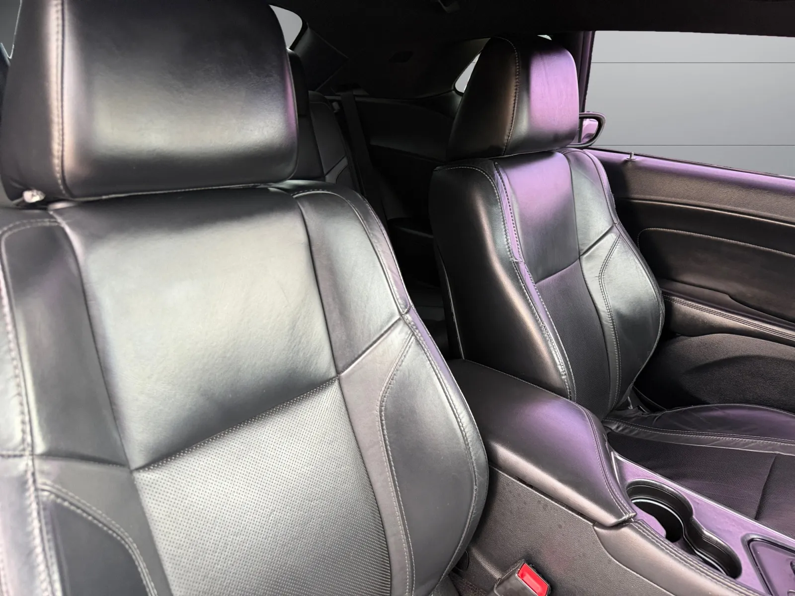 Dodge Challenger photo 18