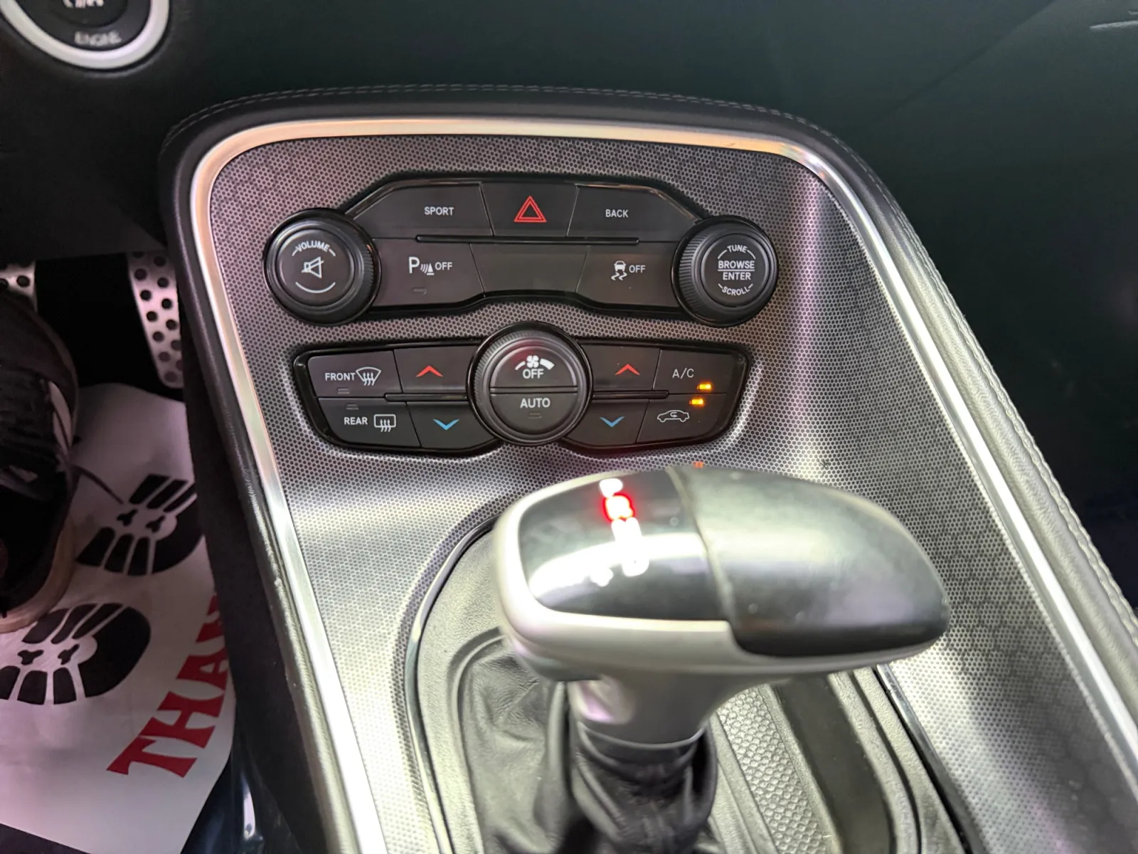 Dodge Challenger photo 24