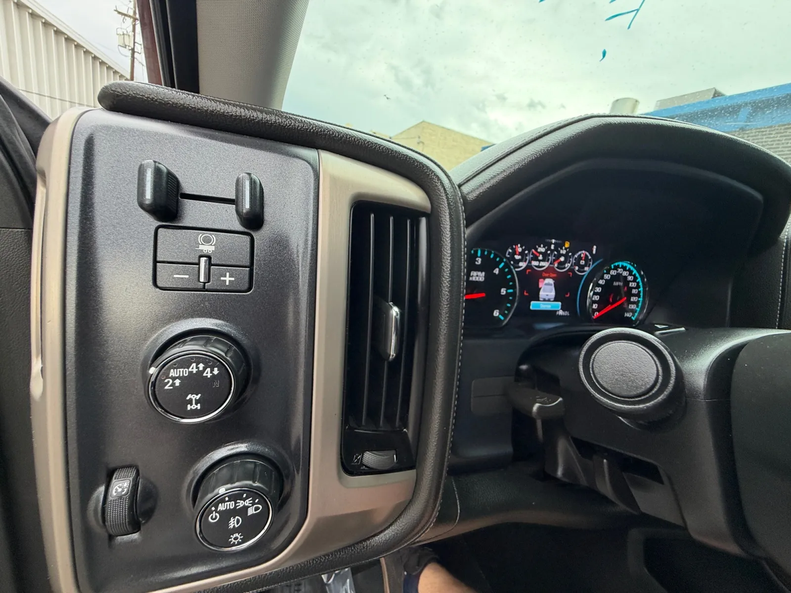 GMC Sierra photo 25