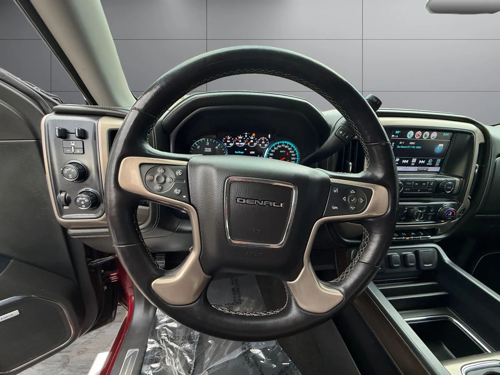 GMC Sierra photo 13