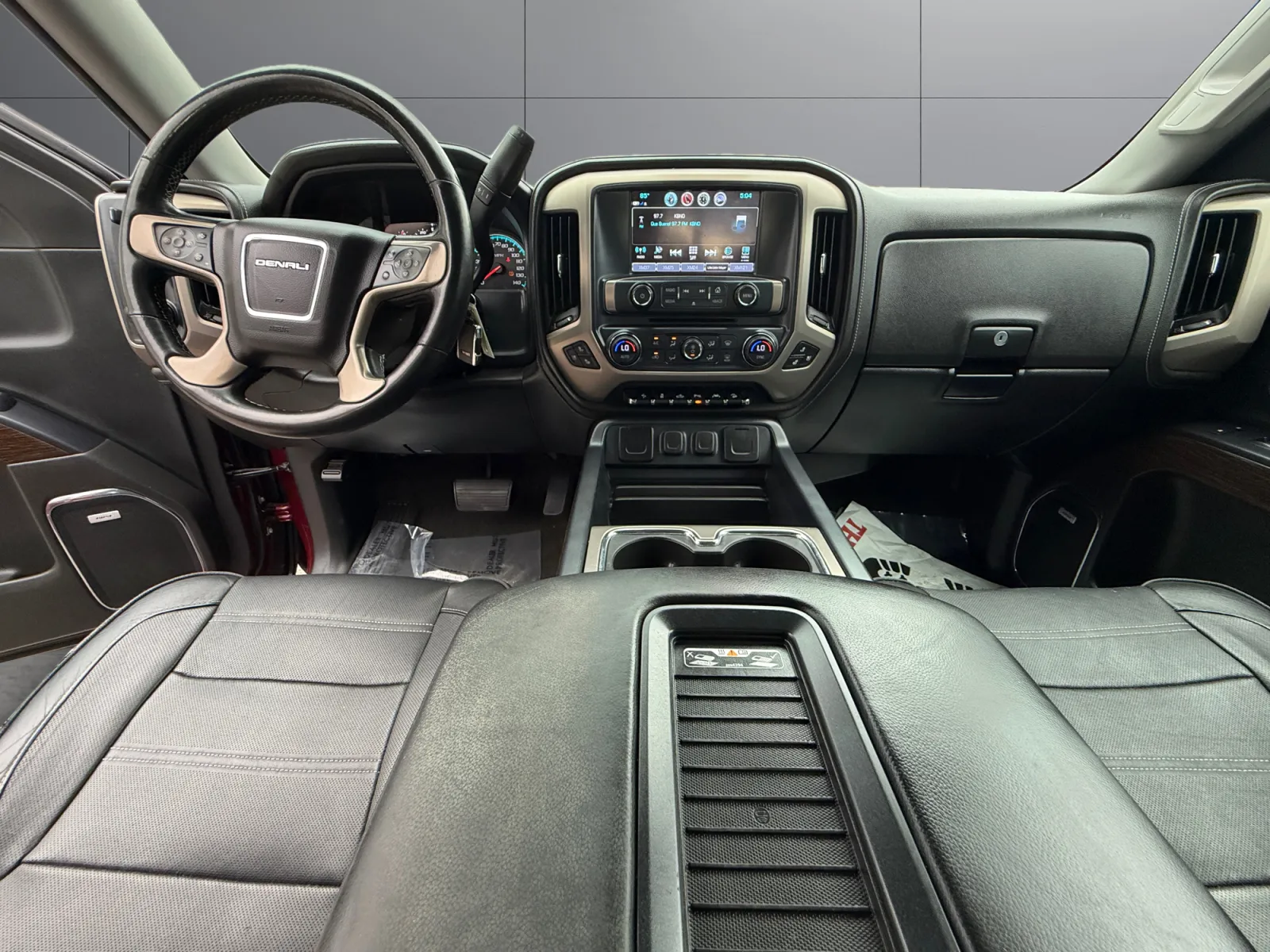 GMC Sierra photo 12