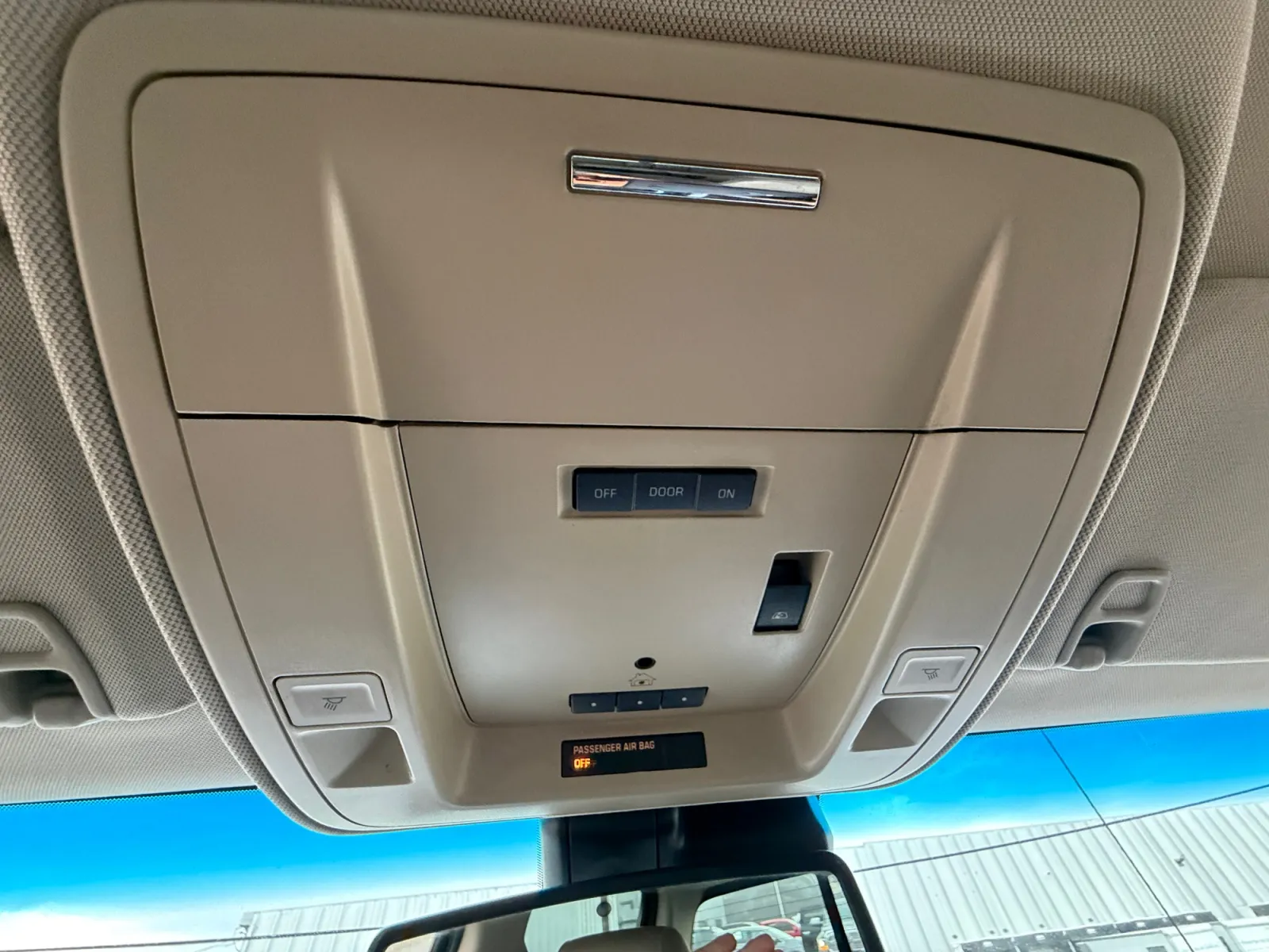 Chevrolet Silverado photo 24