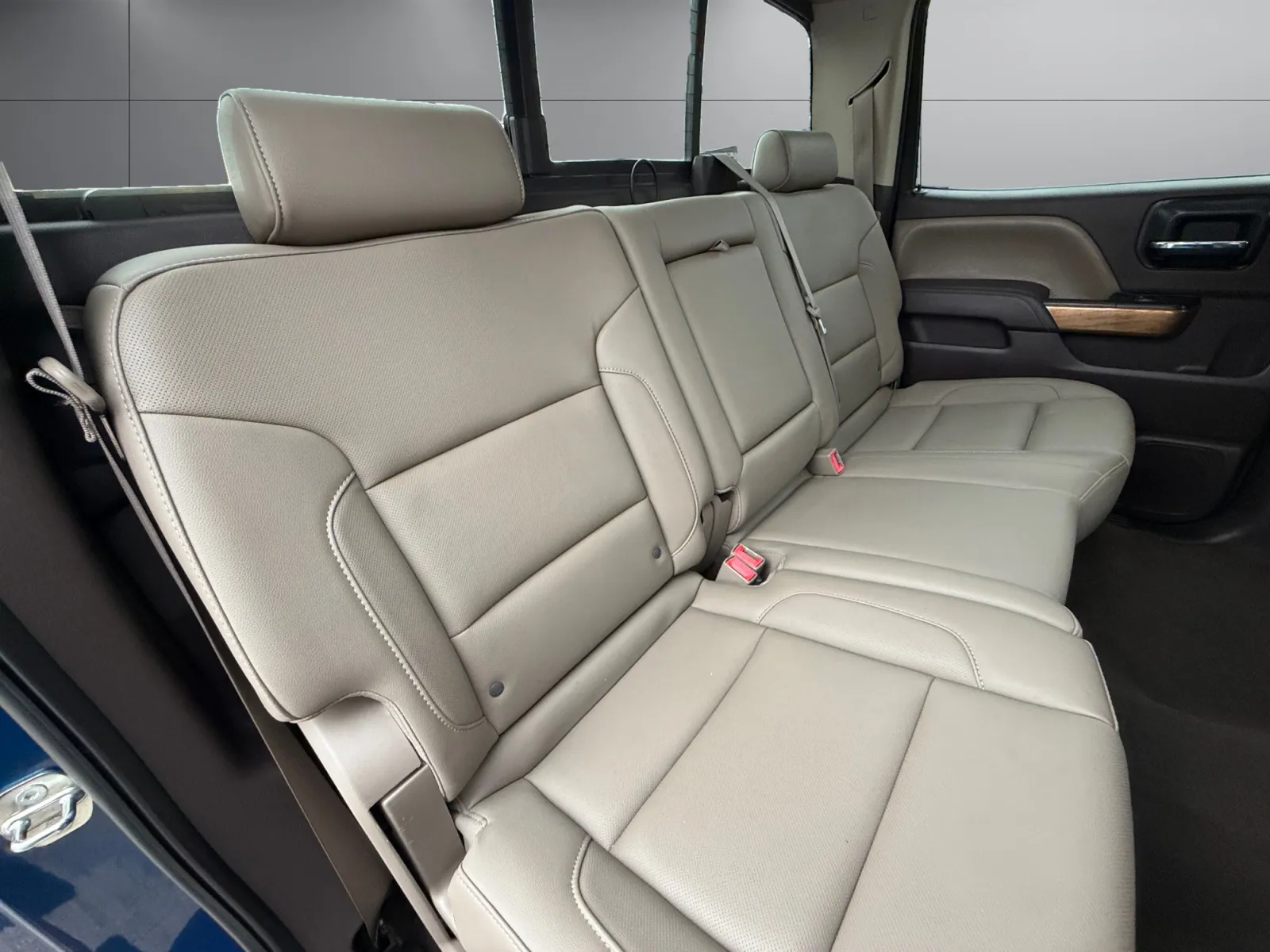 Chevrolet Silverado photo 18