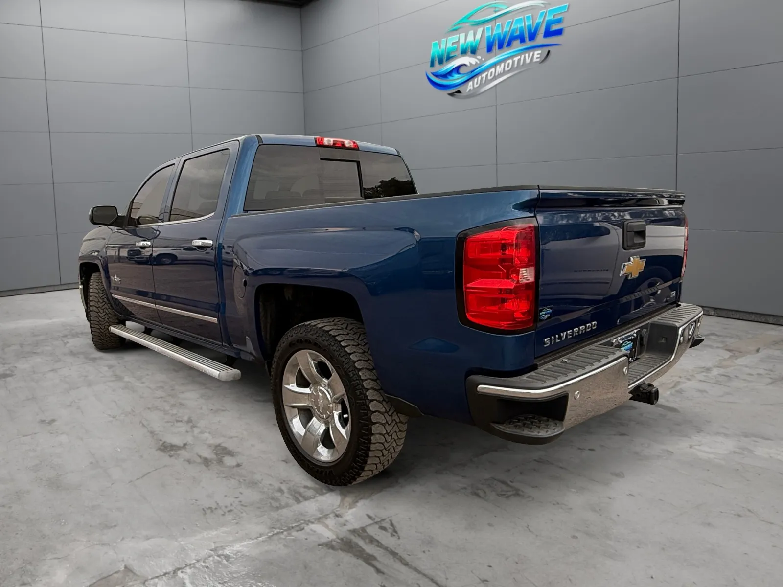 Chevrolet Silverado photo 3