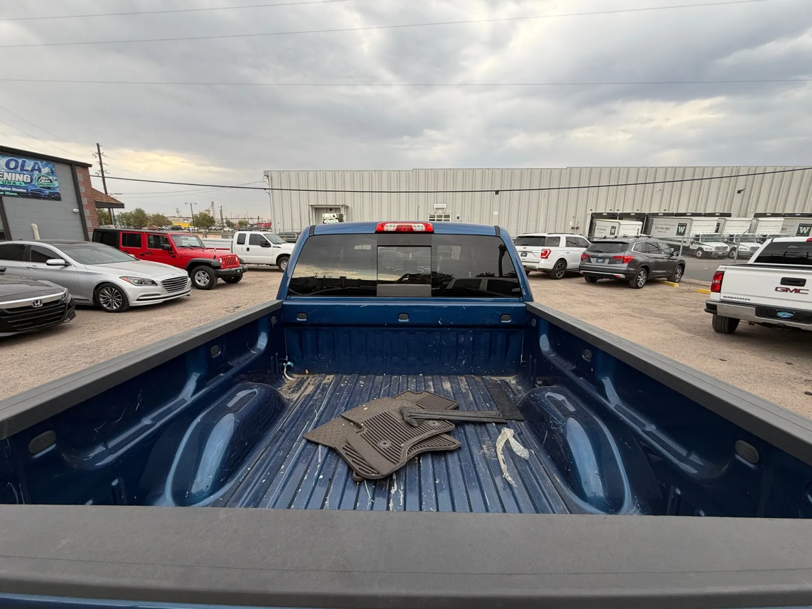 Chevrolet Silverado photo 19