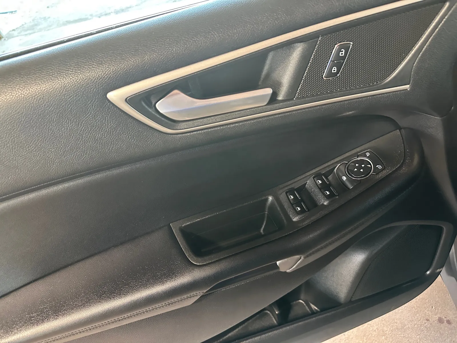 Ford Edge photo 11