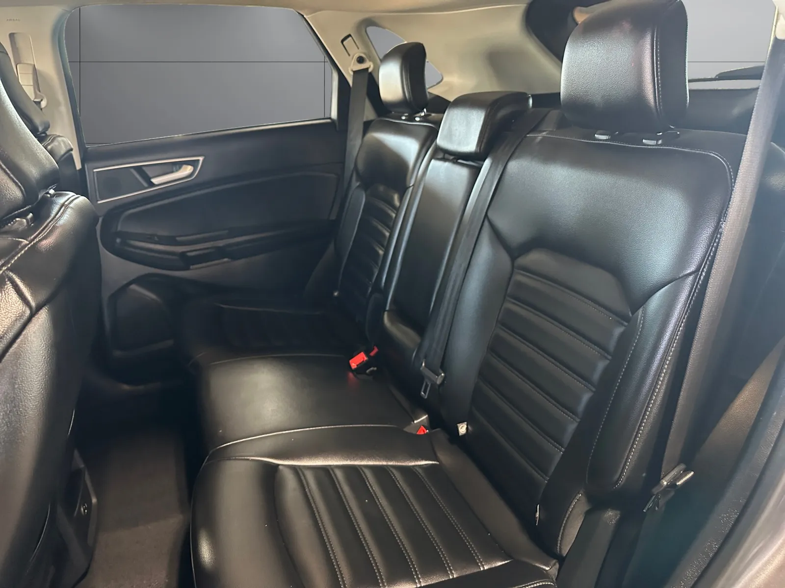 Ford Edge photo 16