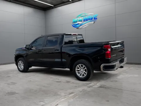 Another view of 2020 Chevrolet Silverado 1500 4WD Crew Cab Short Bed LT for sale in Denver, CO at New Wave Automotive