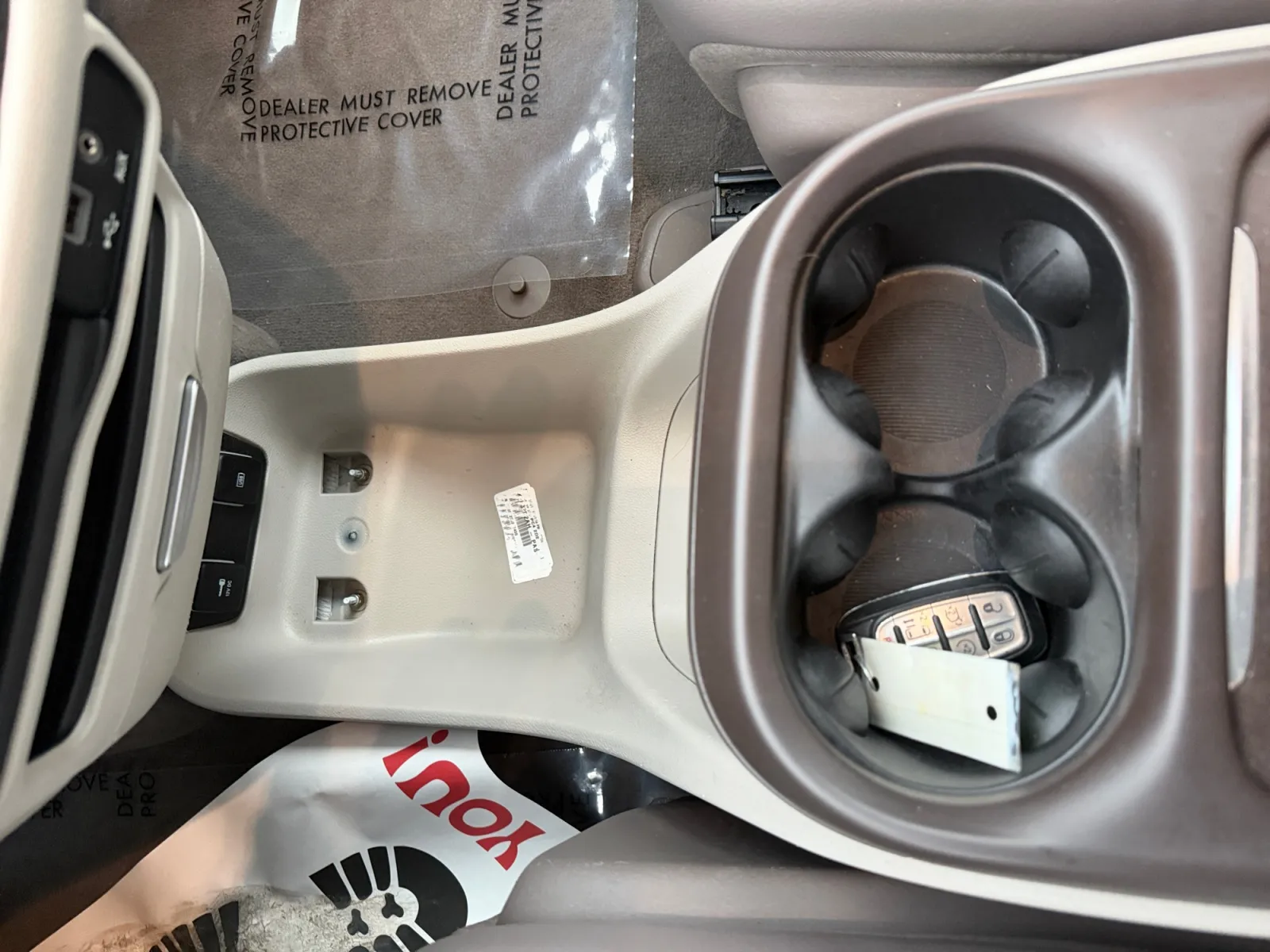 Chrysler Pacifica photo 24