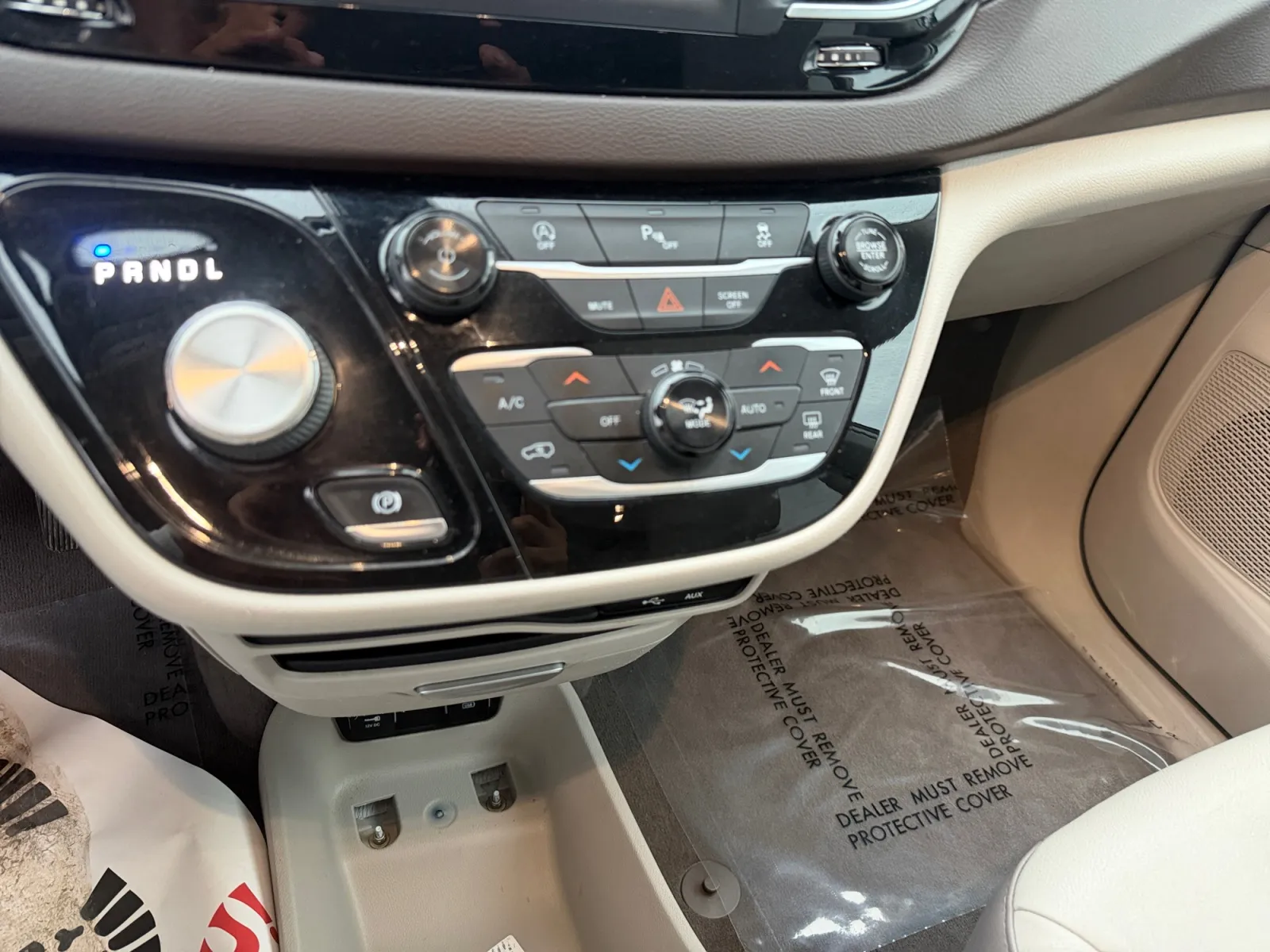 Chrysler Pacifica photo 15
