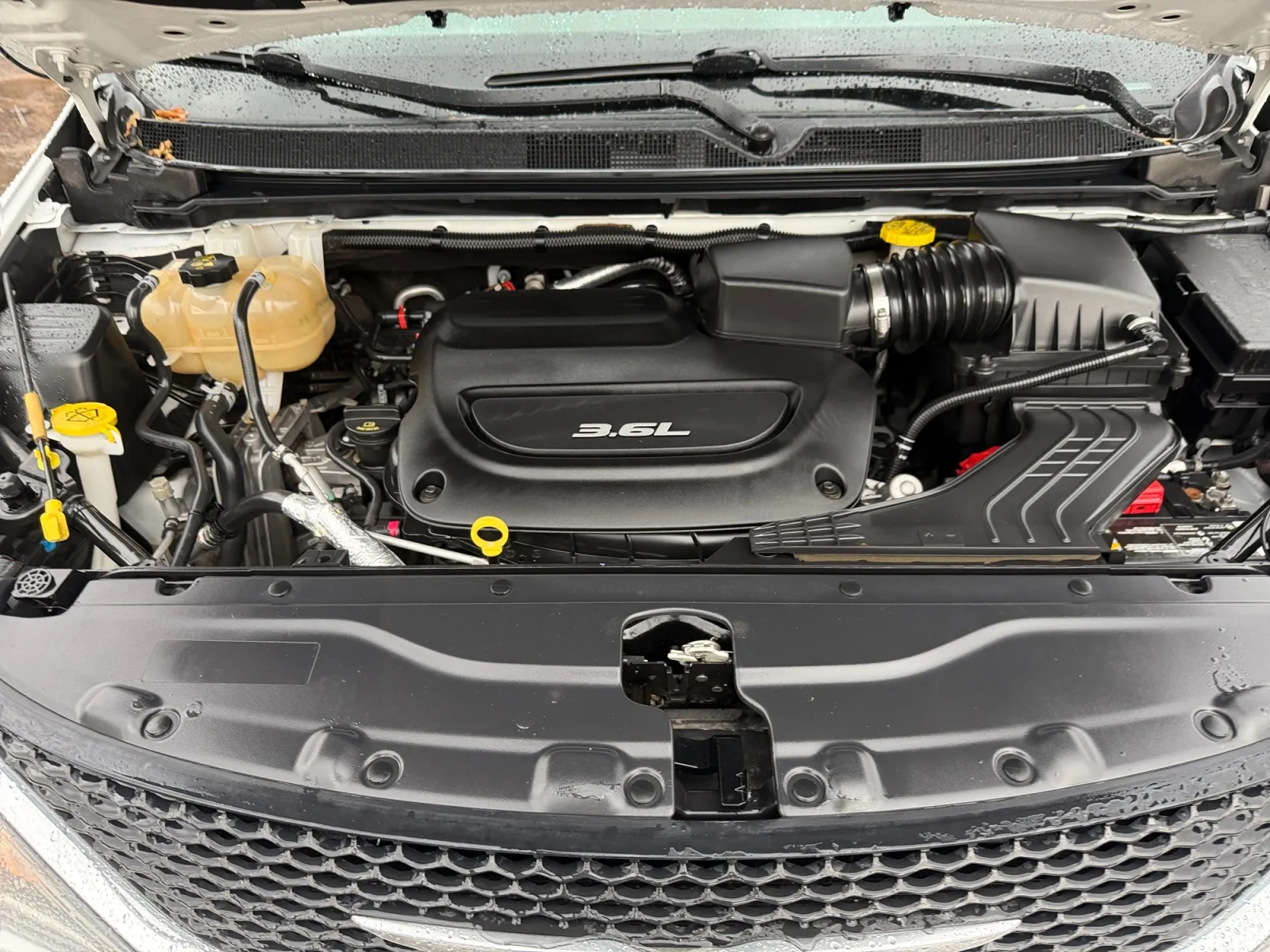 Chrysler Pacifica photo 20