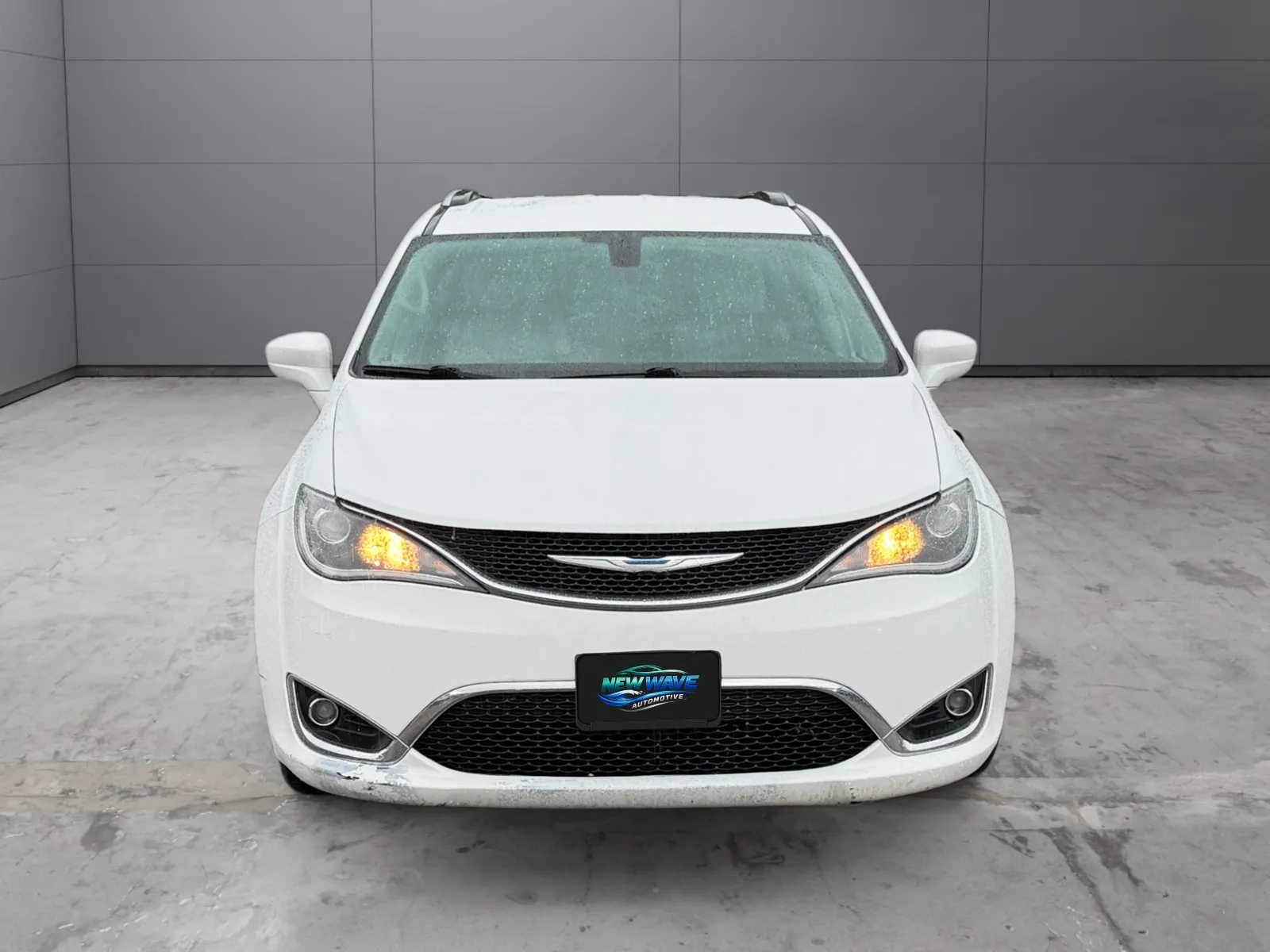 Chrysler Pacifica photo 8
