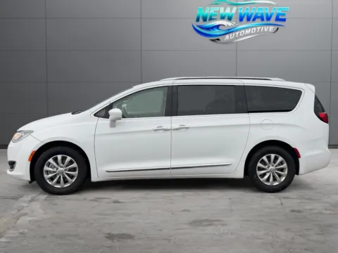 Photos of 2018 Chrysler Pacifica Touring L for sale in Denver, CO at New Wave Automotive
