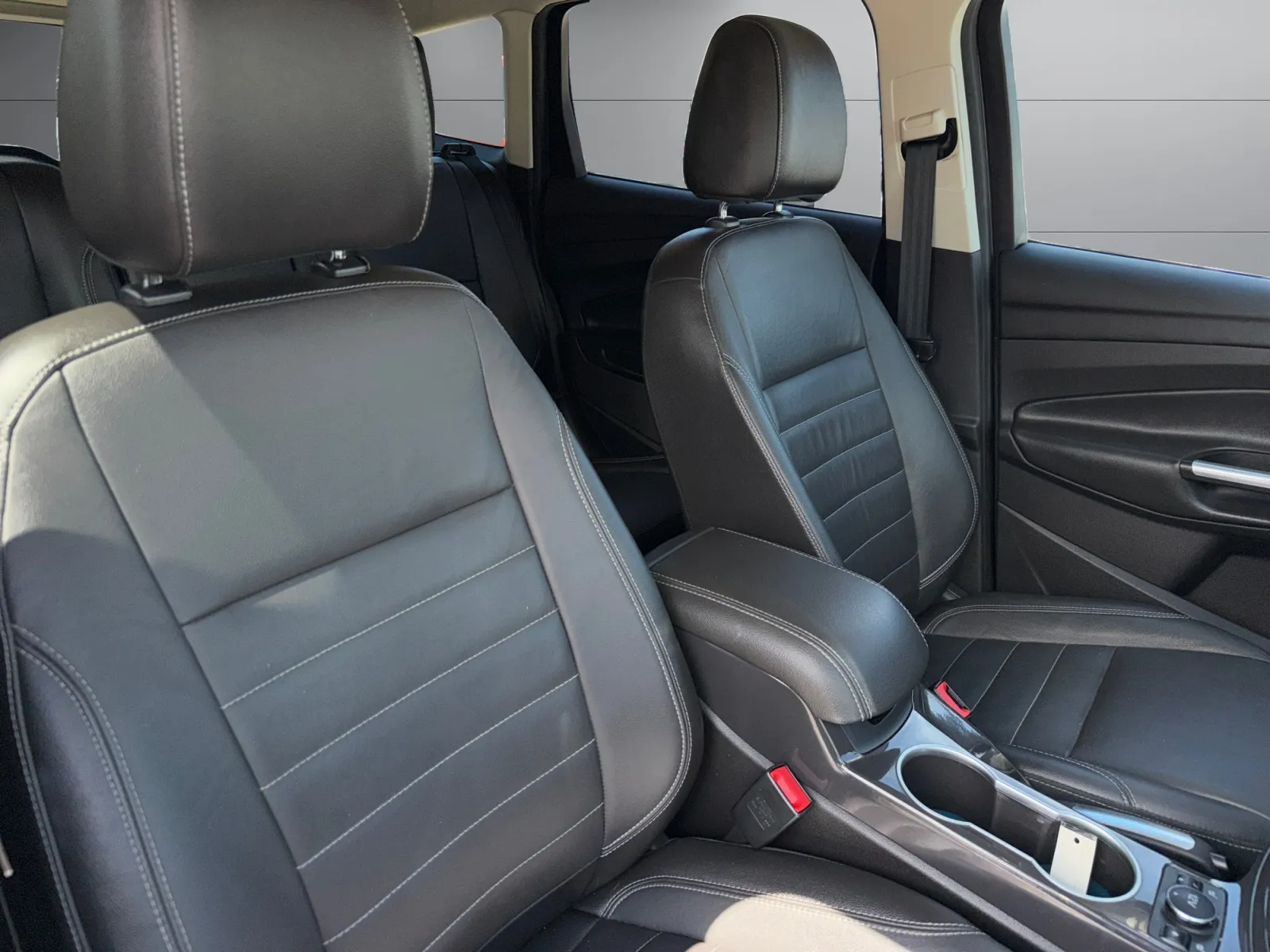 Ford Escape photo 18