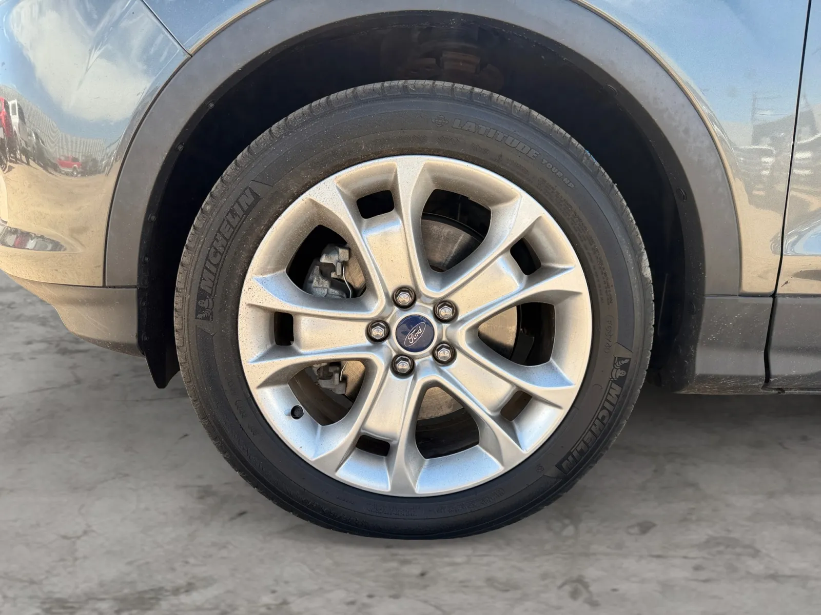 Ford Escape photo 9