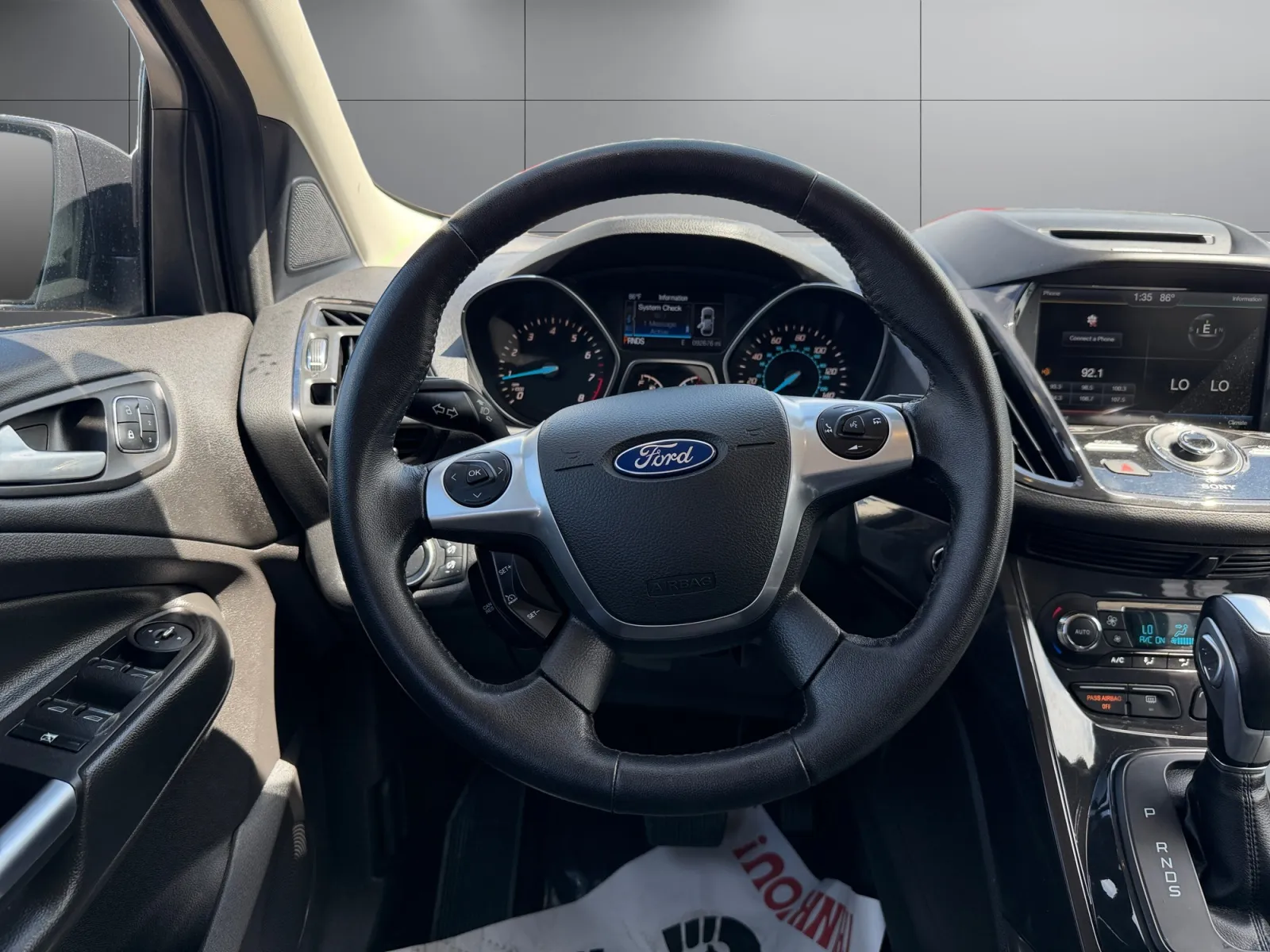 Ford Escape photo 13