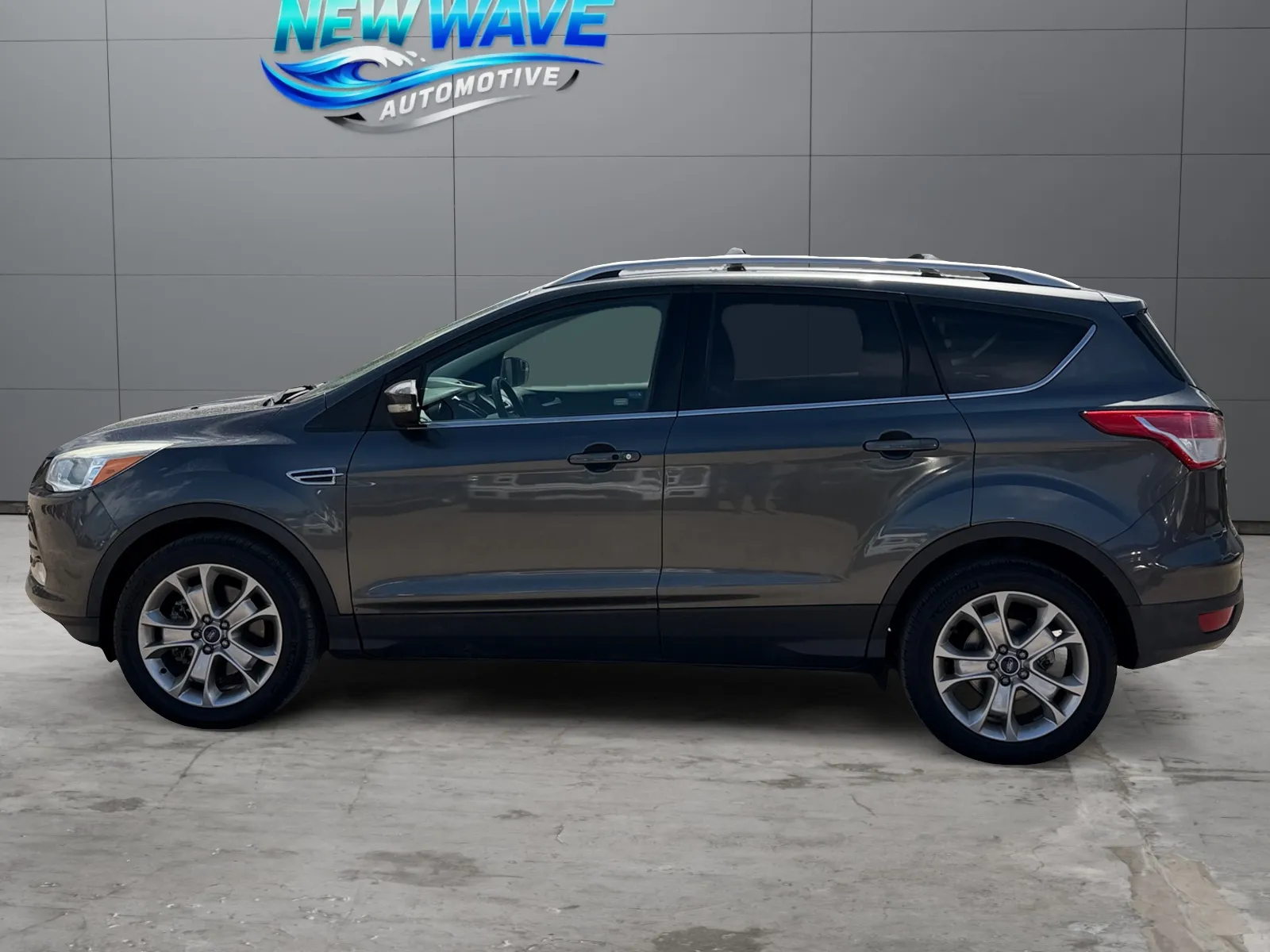Ford Escape photo 2