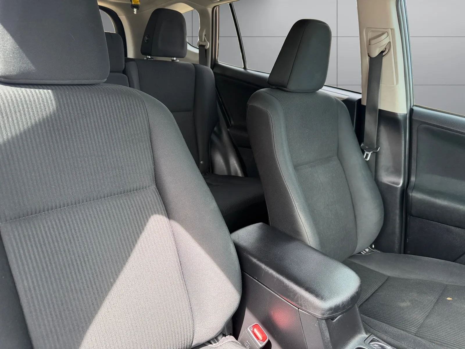 Toyota RAV4 photo 18