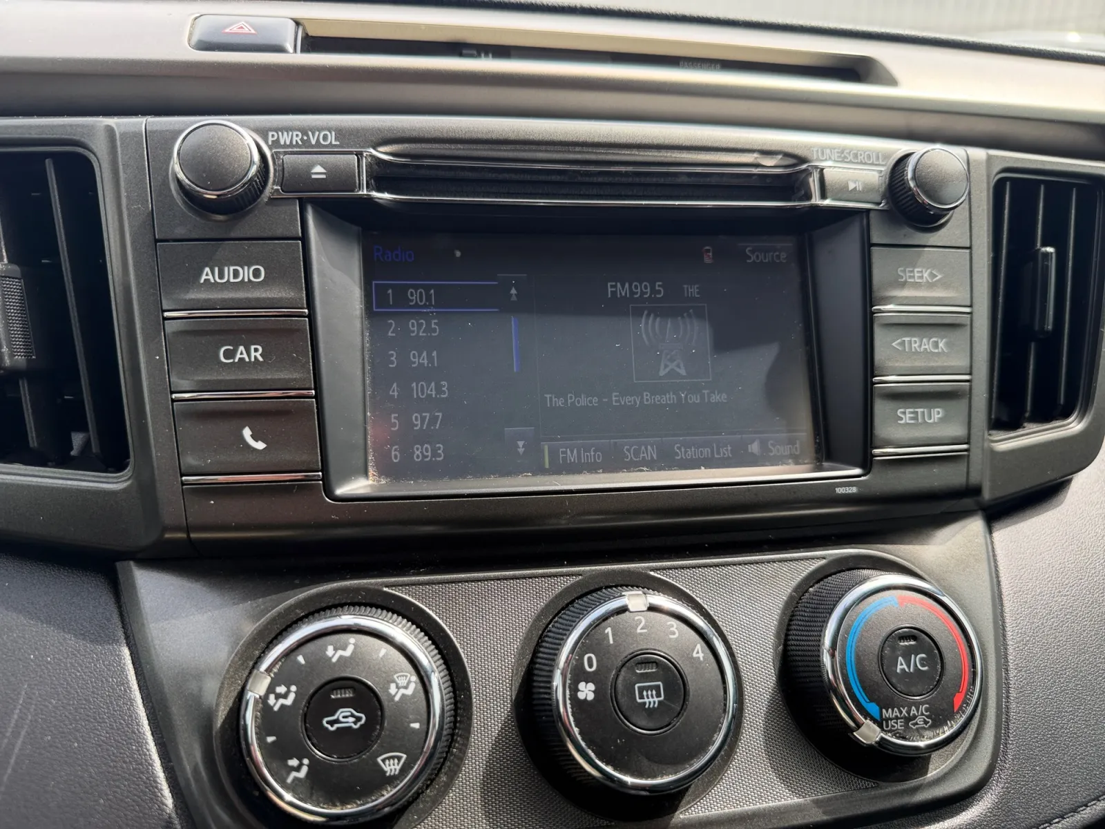 Toyota RAV4 photo 21