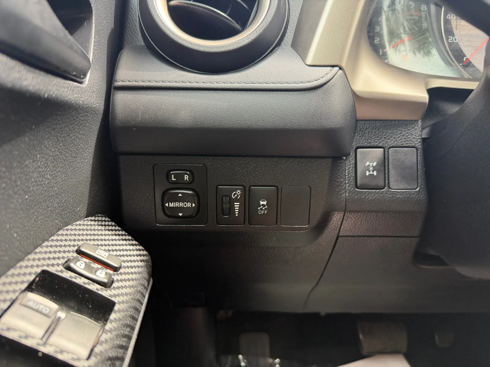 Toyota RAV4 photo 24