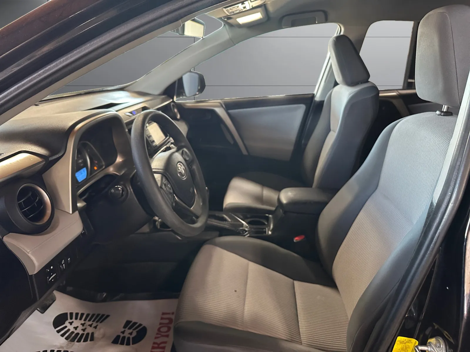 Toyota RAV4 photo 10