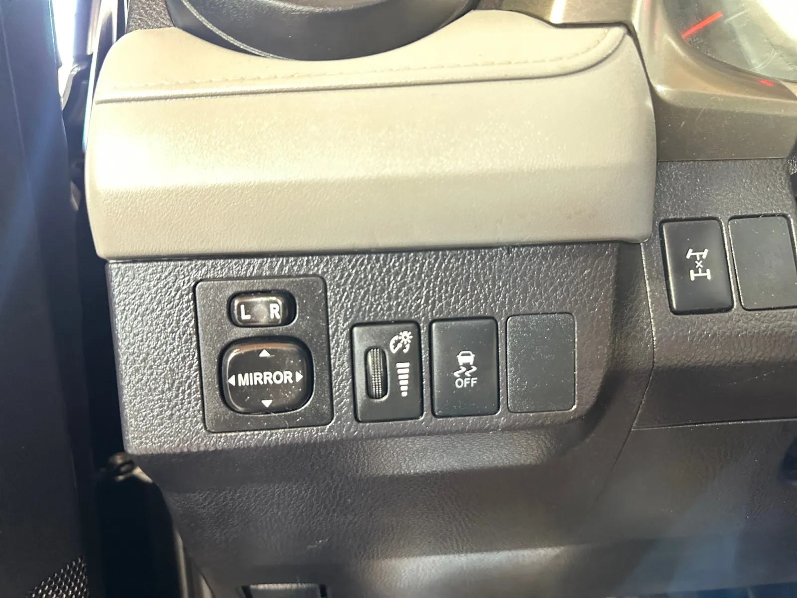 Toyota RAV4 photo 24