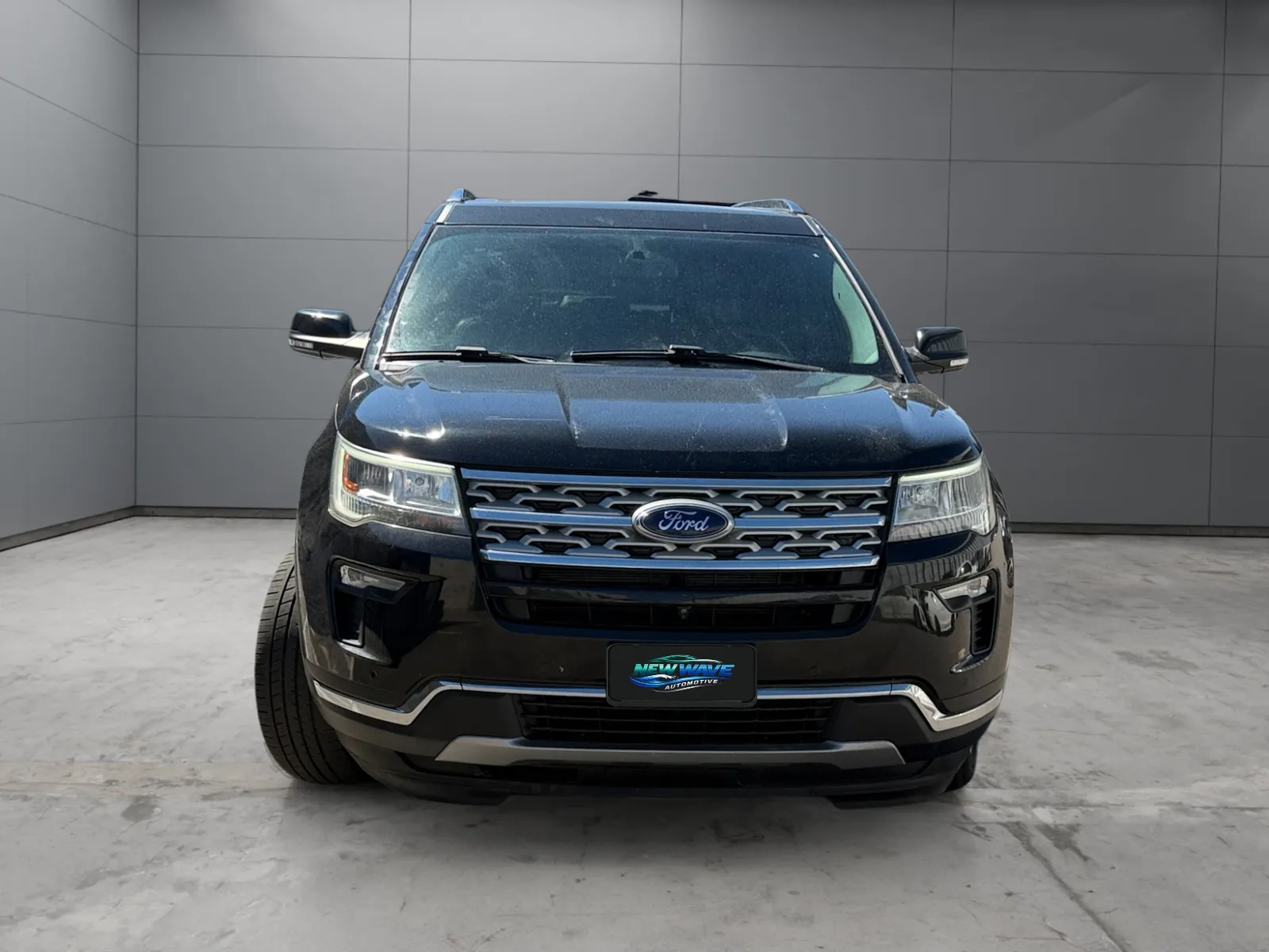 Ford Explorer photo 8